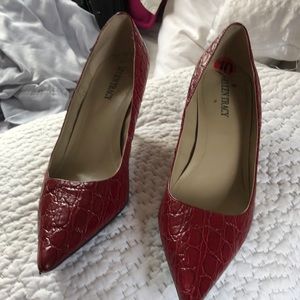 Ellen Tracy heels